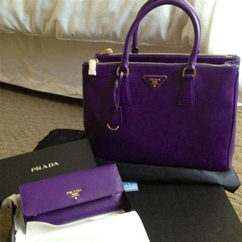 bolso prada morado